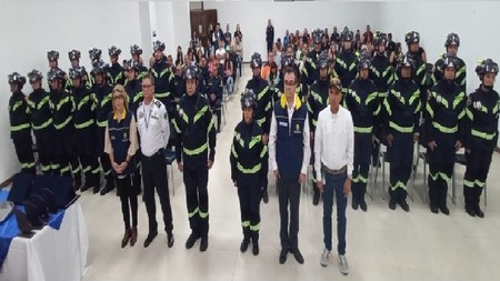 30 bomberos vinculados al Cuerpo Oficial de Bomberos de Dosquebradas, recibieron la certificación que los acredita como miembros del Equipo de Búsqueda y Rescate USAR – COL 25.