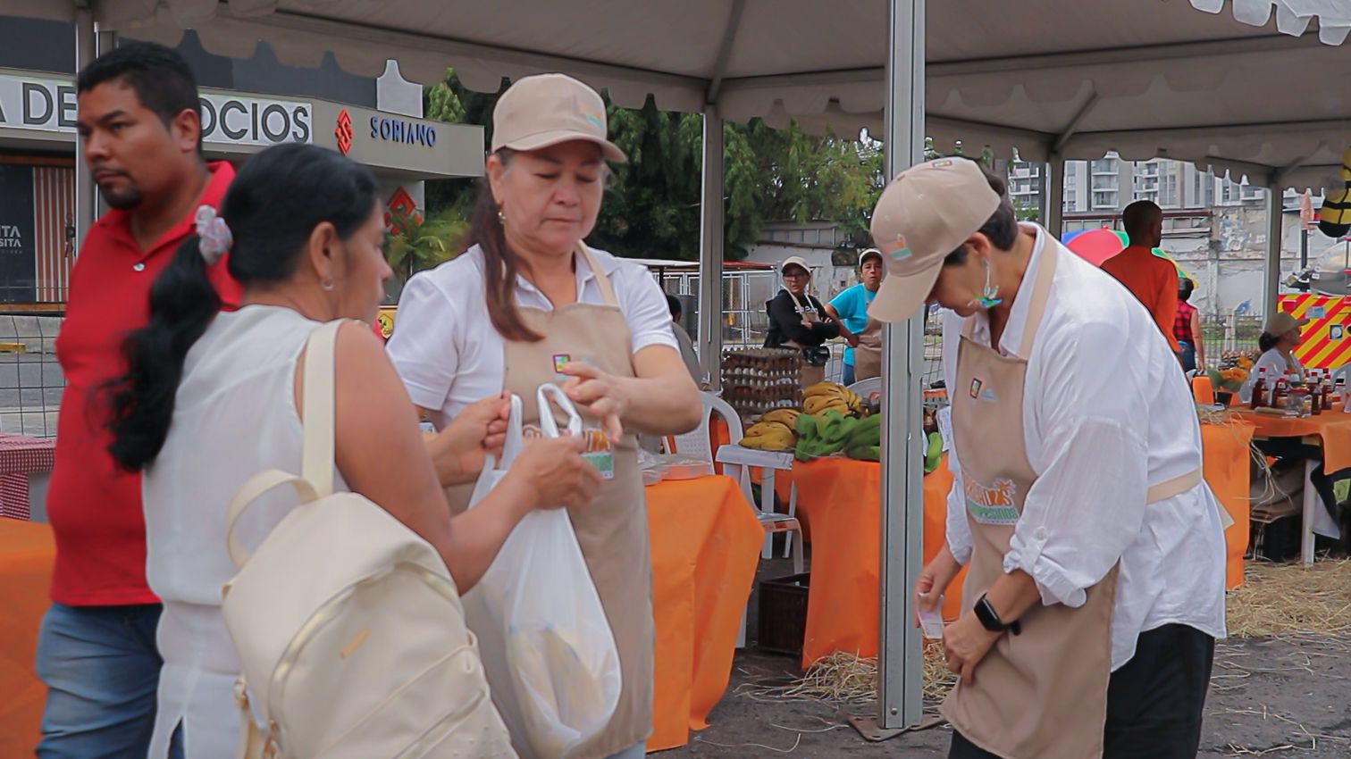 $15 millones de pesos se vendieron en los mercados campesinos