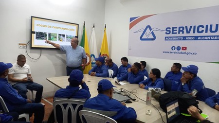 Funcionarios-de-Serviciudad-en-jornada-de-capacitación