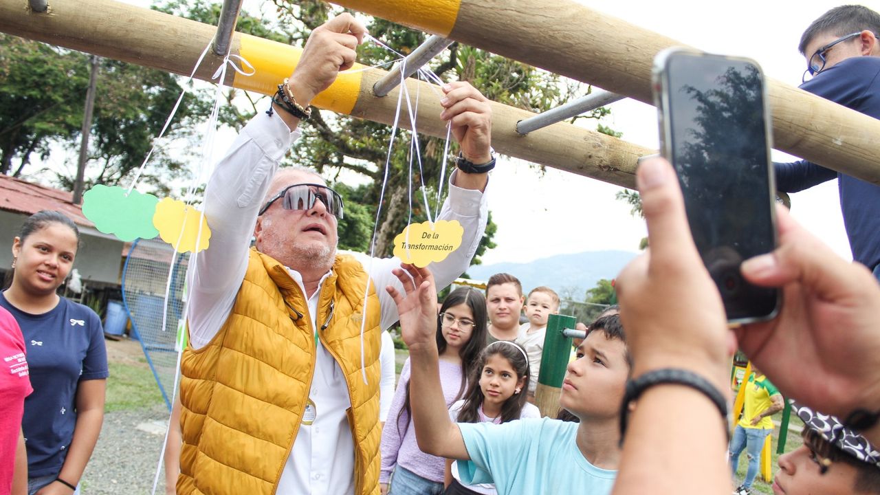  La maratón ‘Obras que transforman’, llegó hasta los lagos de La Pradera, para entregar a los niños juegos y una piscina de arena