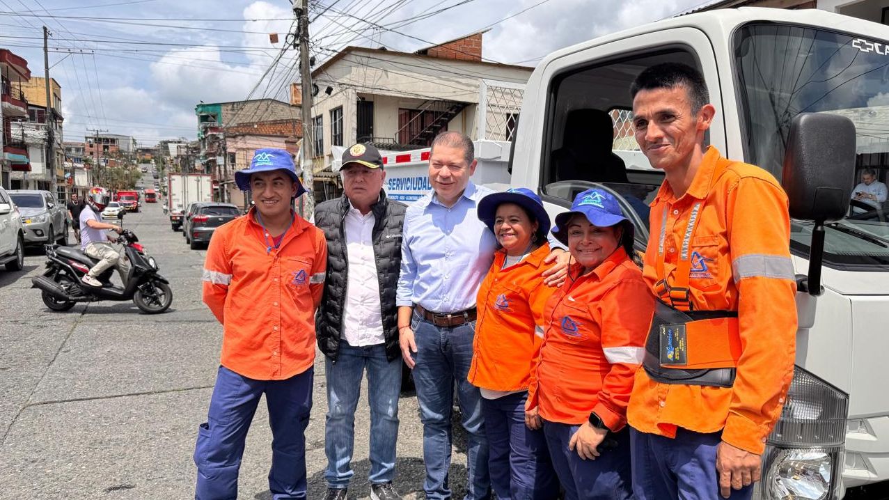 Una transformación sobre ruedas: el nuevo vehículo satélite de Serviciudad mejora la recolección de residuos en Dosquebradas