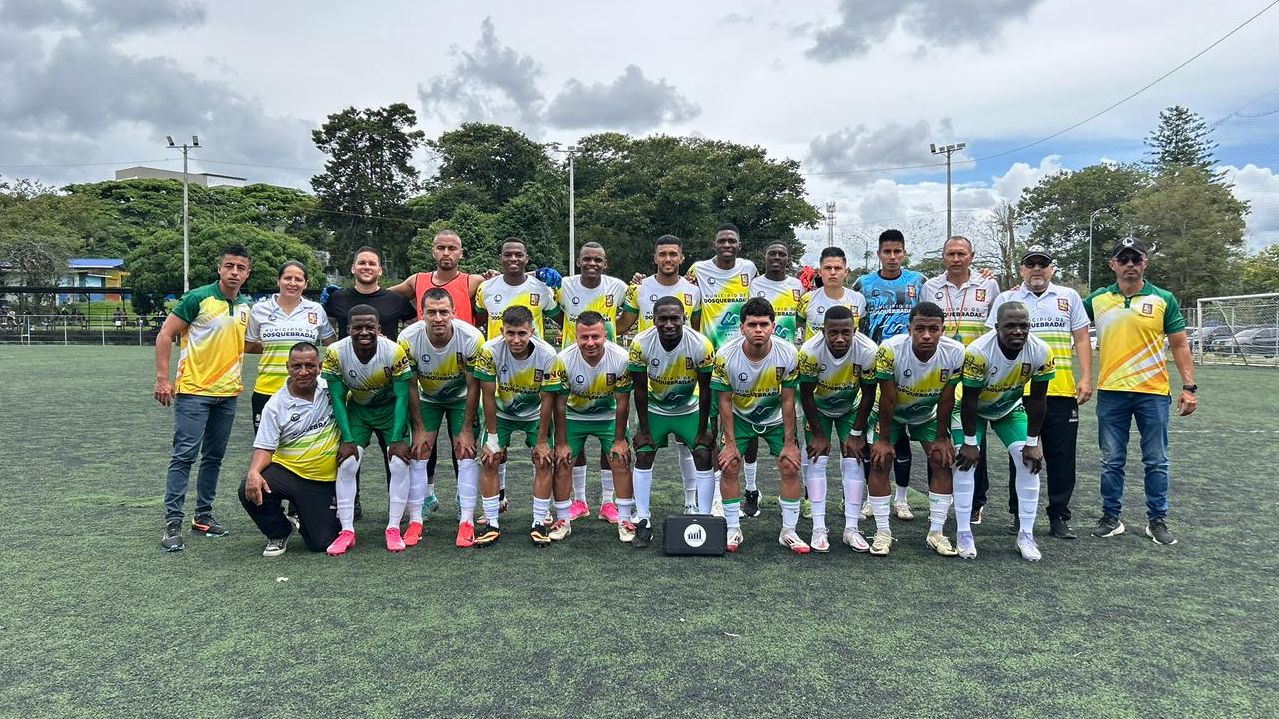 Alcalde Roberto Jiménez invierte $80 millones para que tres equipos de Dosquebradas hagan historia en la Copa Ciudad Pereira