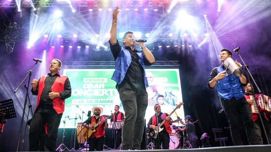  El primer concierto de las Fiestas del Progreso puso a cantar a miles de asistentes