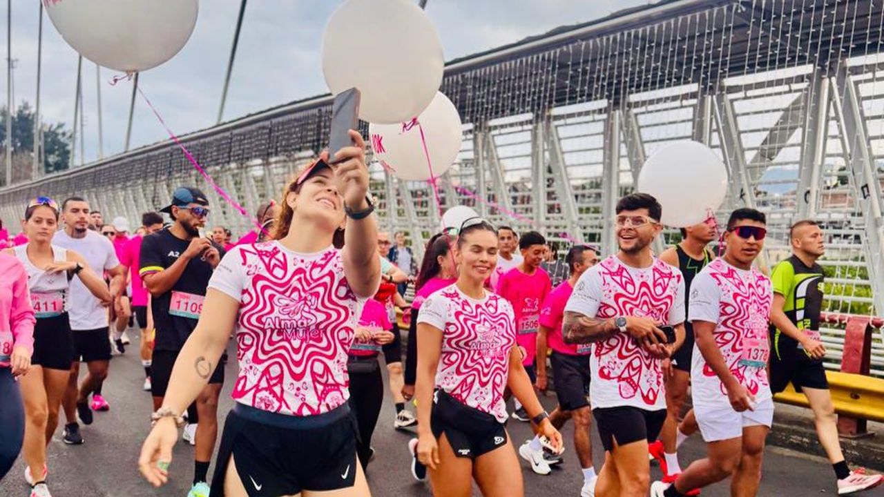 Carrera 'Alma Mujer' llenó de energía 5 kilómetros de  las calles de Dosquebradas