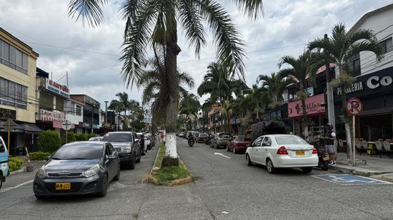  Dosquebradas avanza en el desmontaje del alumbrado navideño y recupera la movilidad en La Pradera